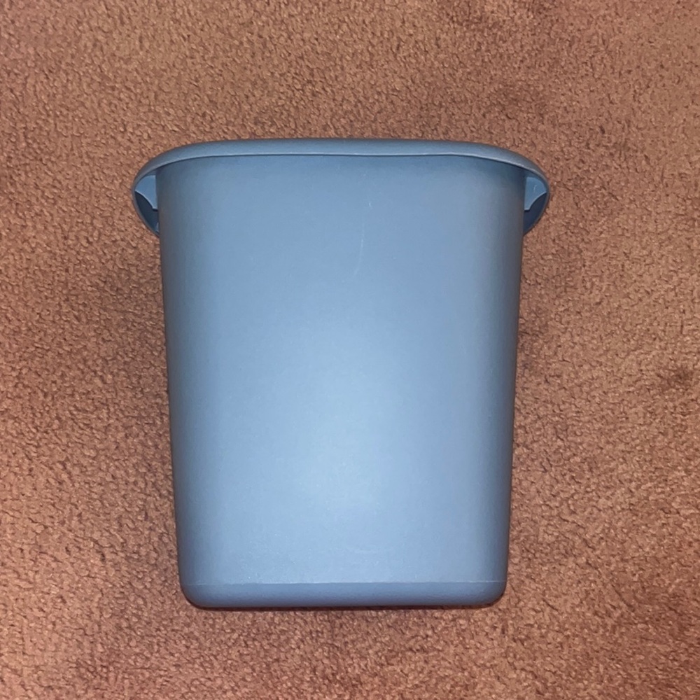 Rubber Maid Garbage Can